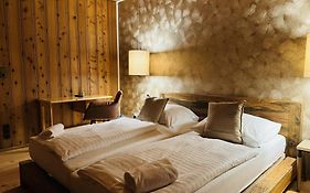 Hotel Nest